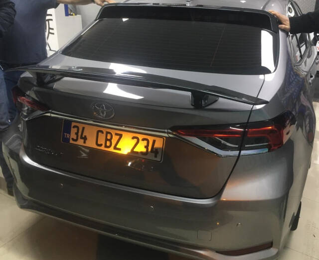 Corolla 2019 Cam Üstü Spoiler 7D Karbon - 4