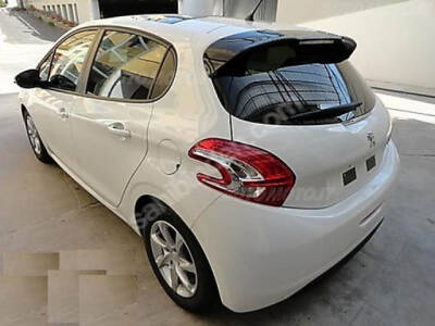 Peugeot 208 Spoiler Cam Üstü - 5