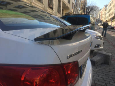 Sedan Araçlar İçin Üniversal 7D Karbon Spoiler - 4